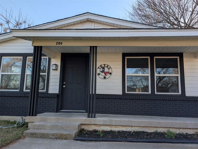 209 CEDAR Street, Hurst, TX 76053