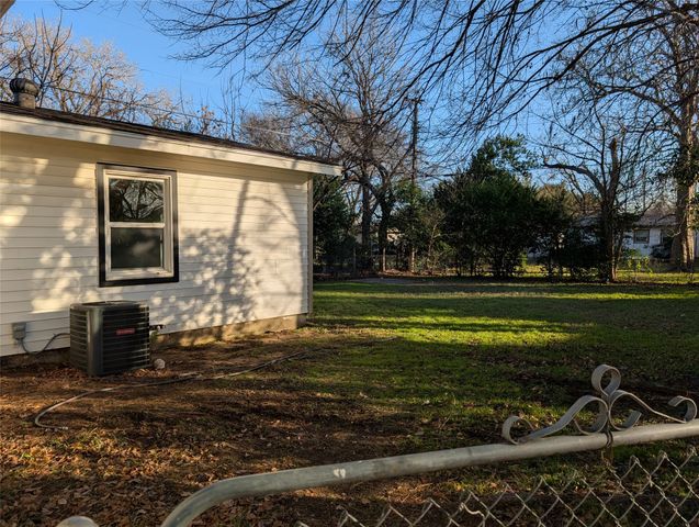 209 CEDAR Street, Hurst, TX 76053