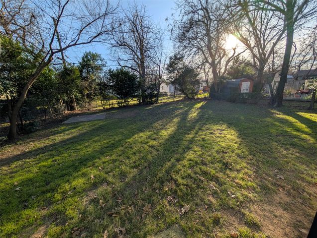 209 CEDAR Street, Hurst, TX 76053