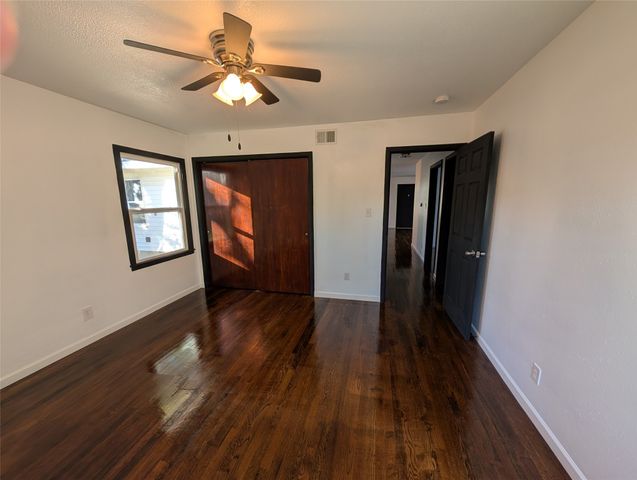 209 CEDAR Street, Hurst, TX 76053