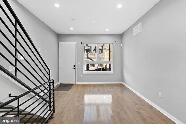 516 PIERCE ST, Philadelphia, PA 19148