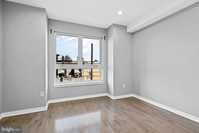 516 PIERCE ST, Philadelphia, PA 19148