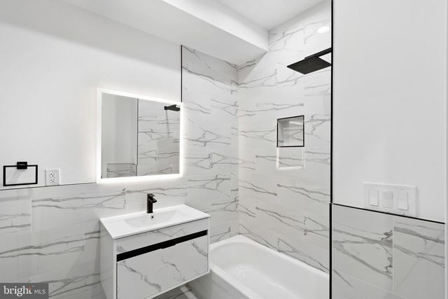 516 PIERCE ST, Philadelphia, PA 19148