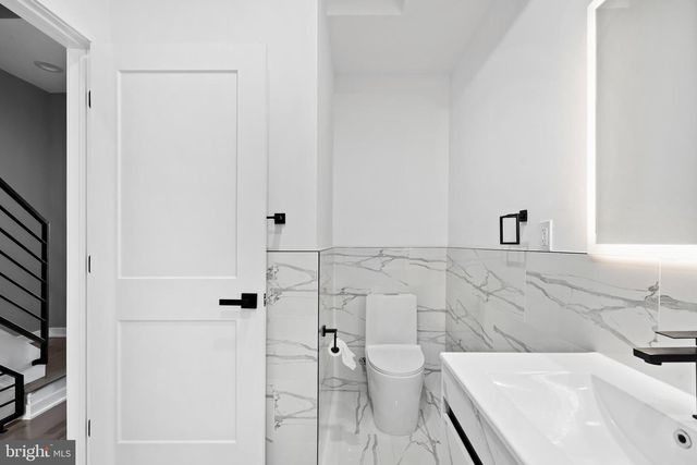 516 PIERCE ST, Philadelphia, PA 19148