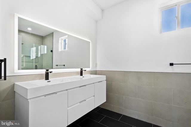 516 PIERCE ST, Philadelphia, PA 19148