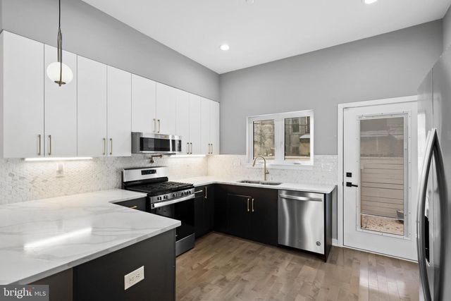 516 PIERCE ST, Philadelphia, PA 19148