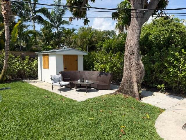 211 Princeton Drive, Lake Worth Beach, FL 33460
