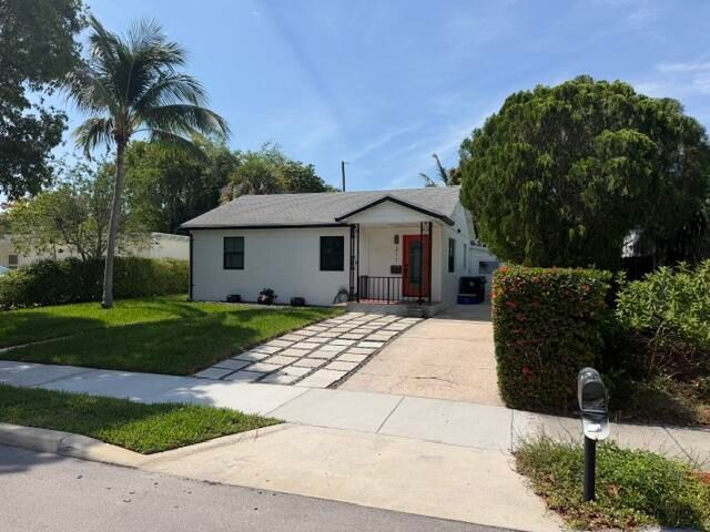 211 Princeton Drive, Lake Worth Beach, FL 33460