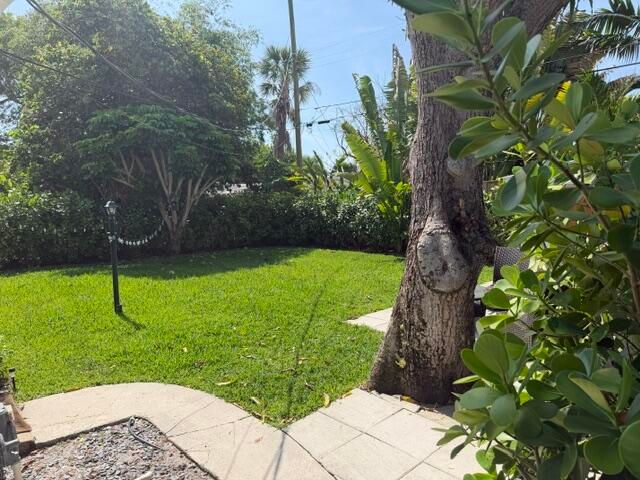 211 Princeton Drive, Lake Worth Beach, FL 33460