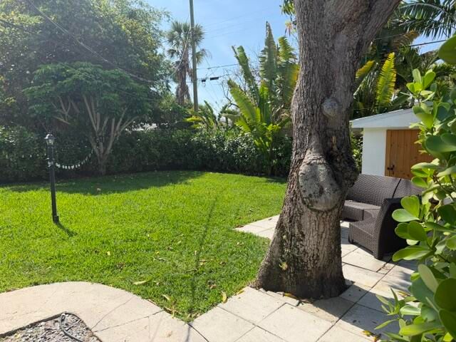 211 Princeton Drive, Lake Worth Beach, FL 33460