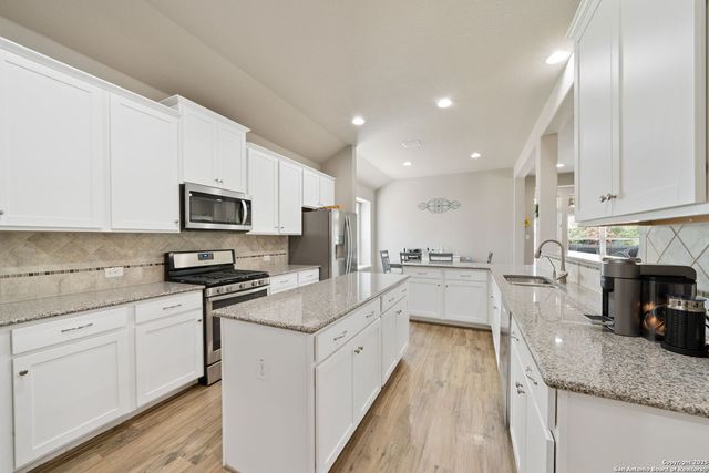 9743 Monken, Boerne, TX 78006