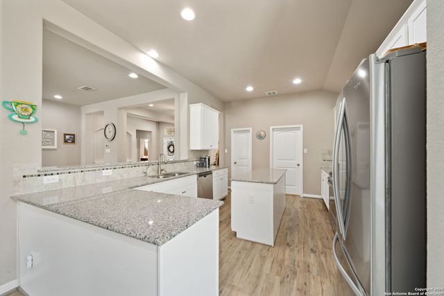 9743 Monken, Boerne, TX 78006