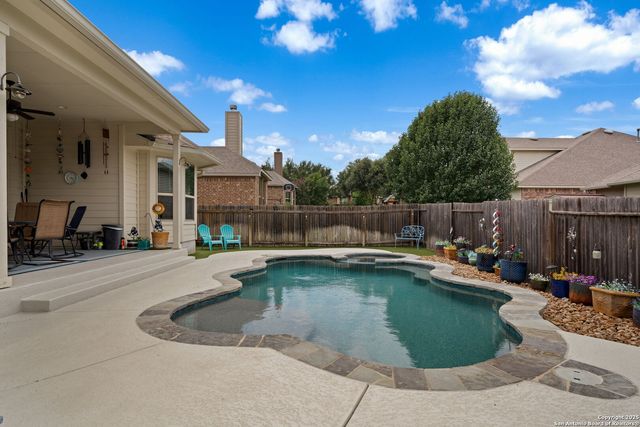 9743 Monken, Boerne, TX 78006