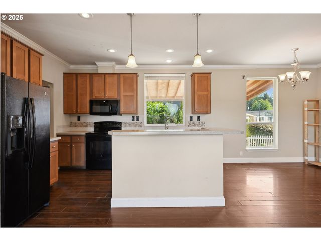 547 Sw GEORGETOWN Way 27, Beaverton, OR 97006