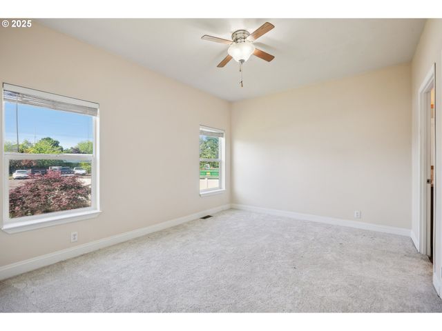 547 Sw GEORGETOWN Way 27, Beaverton, OR 97006