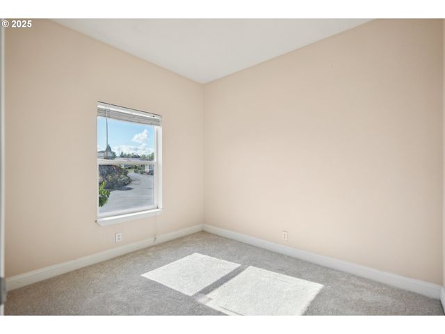 547 Sw GEORGETOWN Way 27, Beaverton, OR 97006