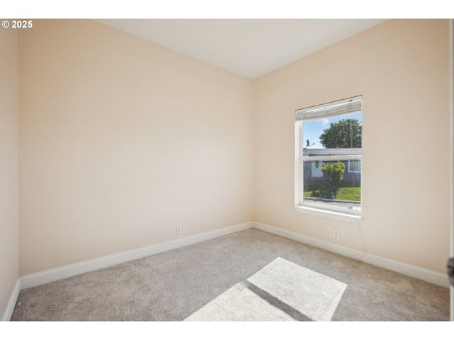 547 Sw GEORGETOWN Way 27, Beaverton, OR 97006