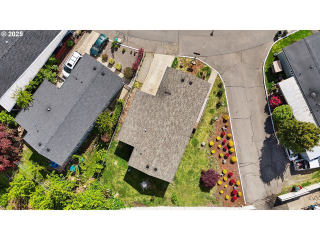 547 Sw GEORGETOWN Way 27, Beaverton, OR 97006