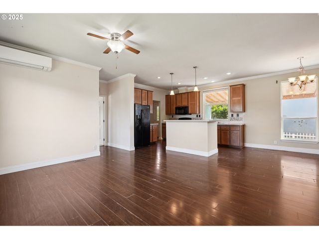 547 Sw GEORGETOWN Way 27, Beaverton, OR 97006