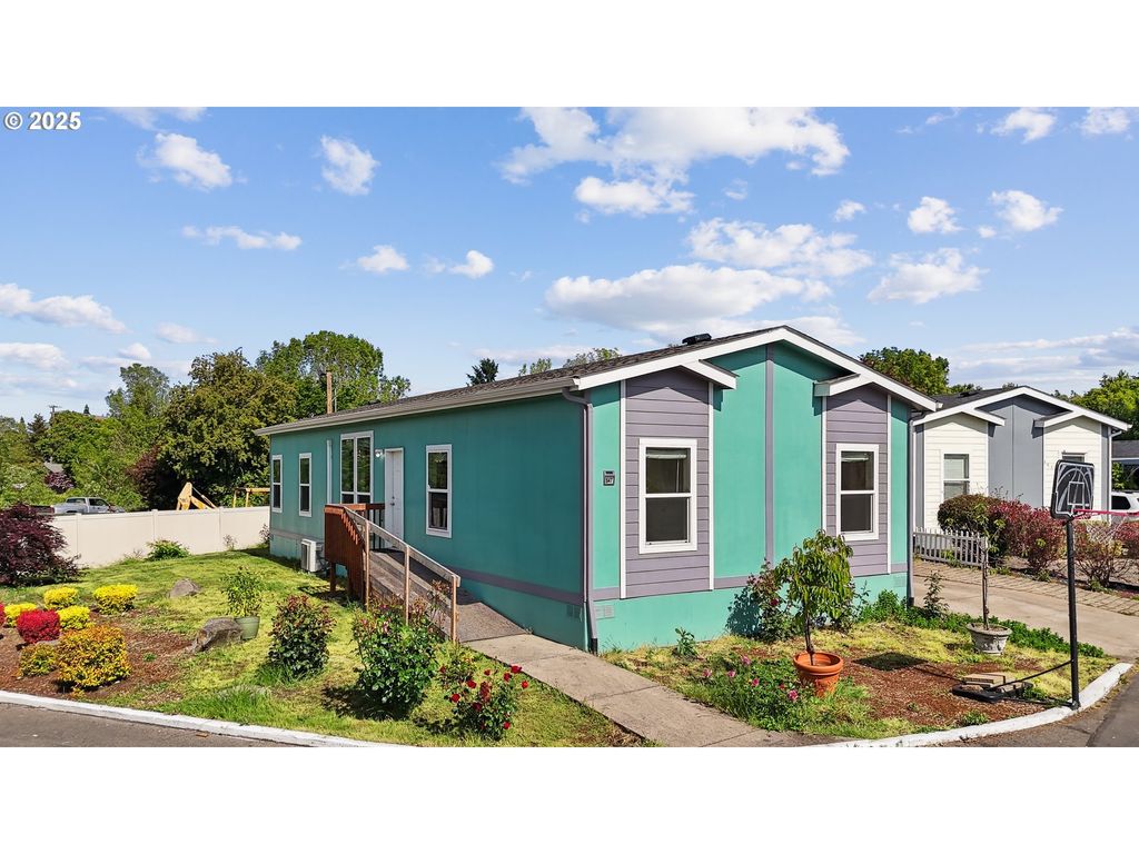 547 Sw GEORGETOWN Way 27, Beaverton, OR 97006
