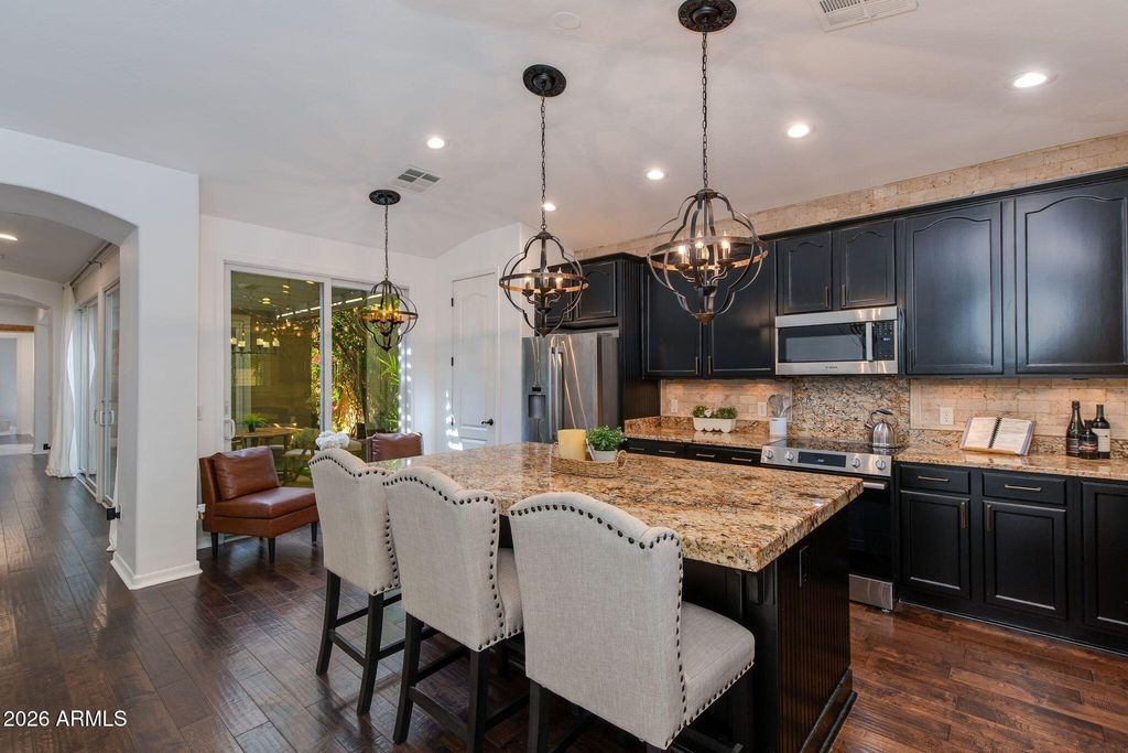 Image 12 of property listing at 904 E MEAD Drive, Chandler, AZ 85249