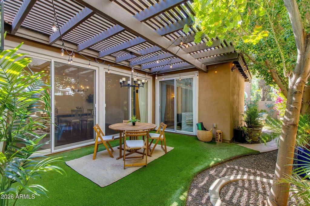 Image 14 of property listing at 904 E MEAD Drive, Chandler, AZ 85249