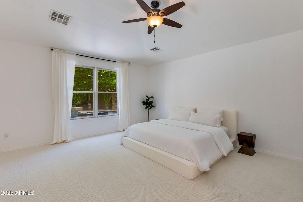 Image 16 of property listing at 904 E MEAD Drive, Chandler, AZ 85249