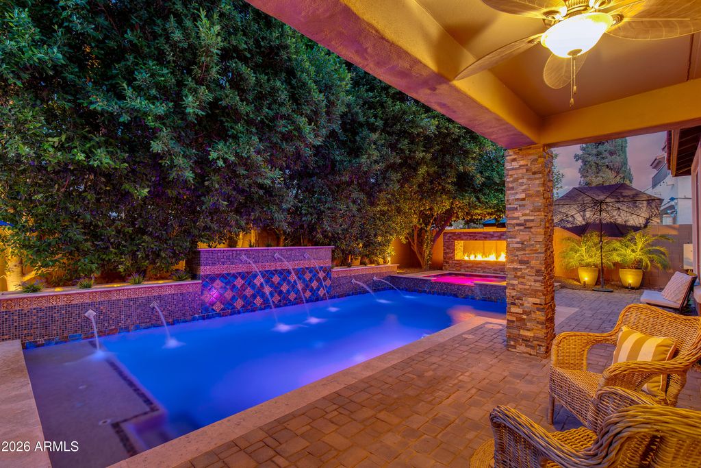 Image 2 of property listing at 904 E MEAD Drive, Chandler, AZ 85249