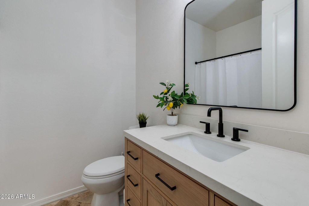 Image 22 of property listing at 904 E MEAD Drive, Chandler, AZ 85249