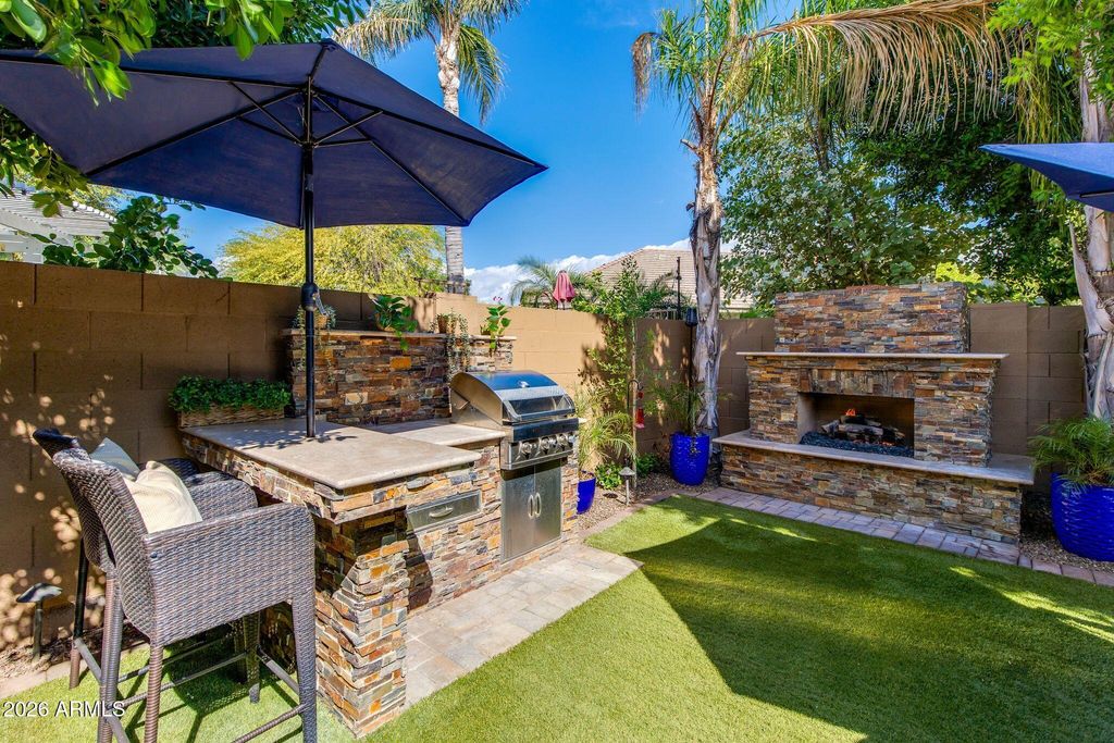 Image 28 of property listing at 904 E MEAD Drive, Chandler, AZ 85249