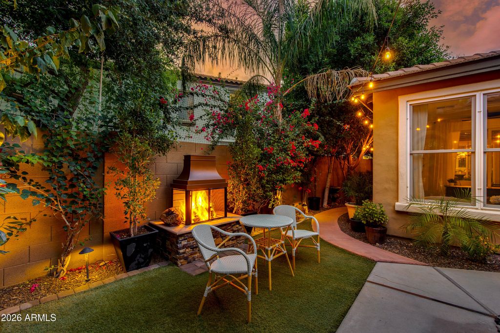 Image 5 of property listing at 904 E MEAD Drive, Chandler, AZ 85249