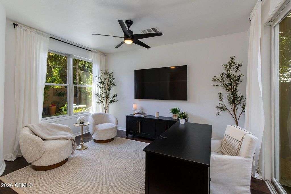 Image 7 of property listing at 904 E MEAD Drive, Chandler, AZ 85249