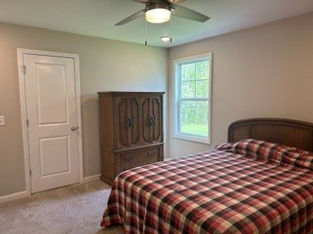 357 Oak Glen Dr, Smithville, TN 37166