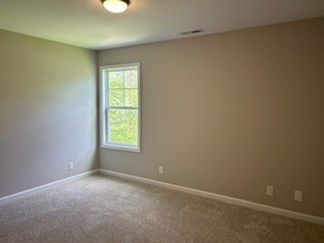 357 Oak Glen Dr, Smithville, TN 37166