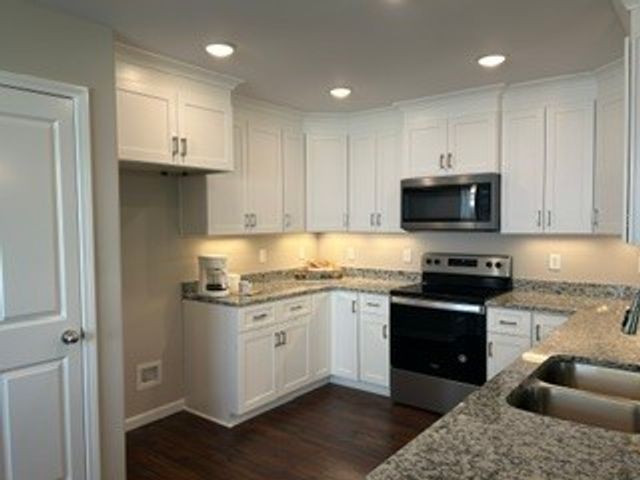 357 Oak Glen Dr, Smithville, TN 37166