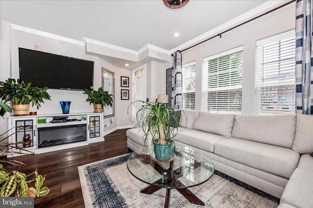 6036 FORUM SQ, Frederick, MD 21703