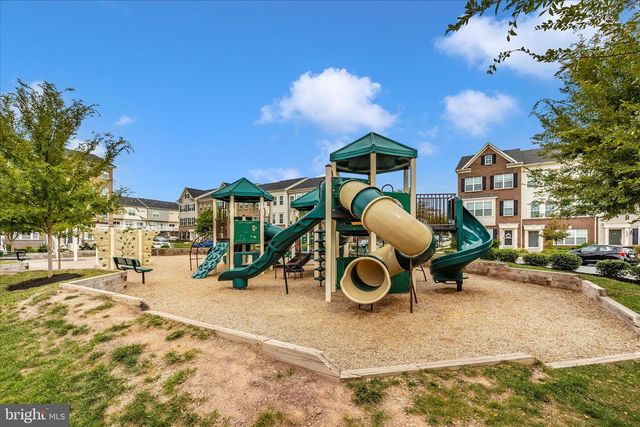 6036 FORUM SQ, Frederick, MD 21703