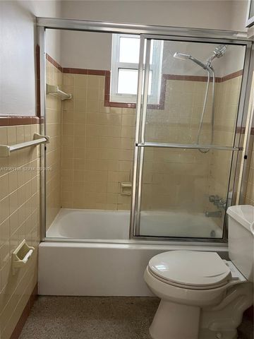 1409 NE 21st St, Wilton Manors, FL 33305