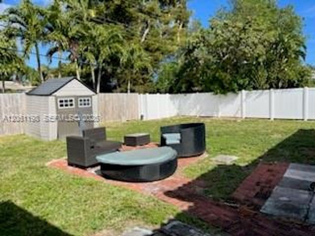 1409 NE 21st St, Wilton Manors, FL 33305