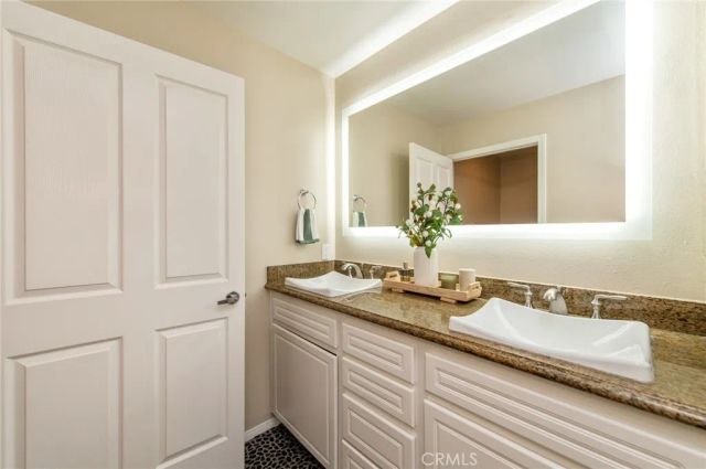 2605 Ladrillo Aisle, Irvine, CA 92606