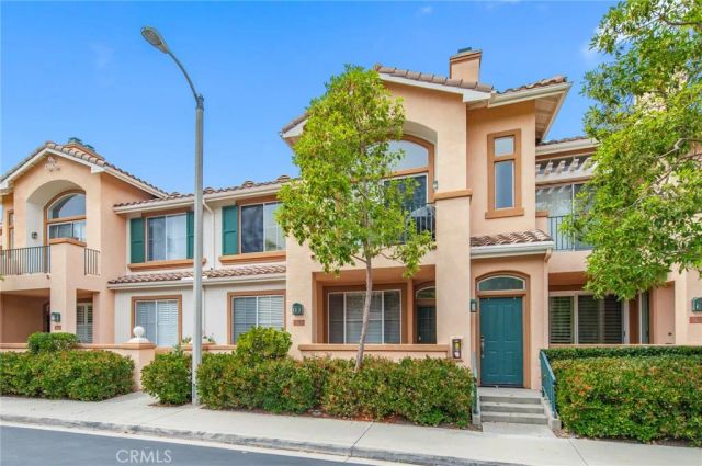 2605 Ladrillo Aisle, Irvine, CA 92606