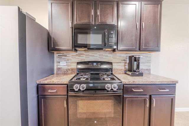 16614 Highland Villa Lane, Humble, TX 77396