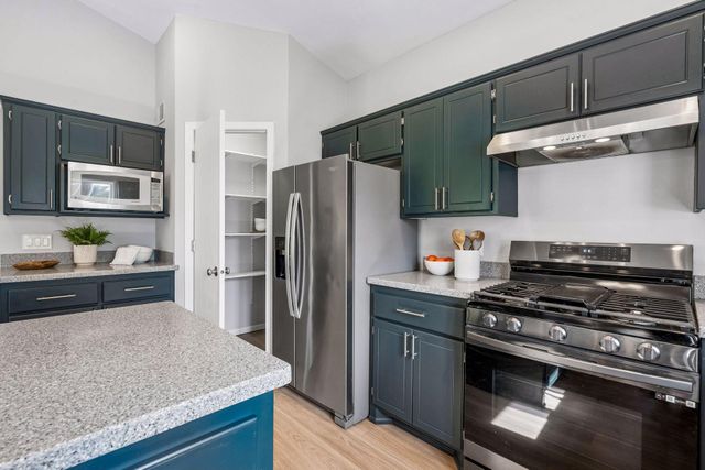 12181 Walnut Drive, Rogers, MN 55374