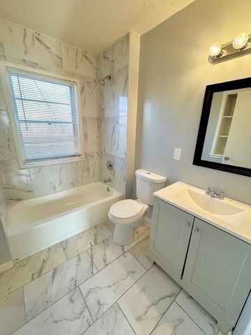 6876 Sni A Bar Road, Kansas City, MO 64129