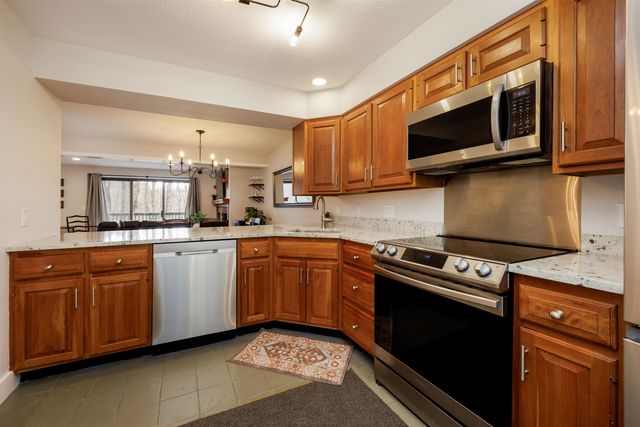 170 Sugar Hill Lane, Hartford, VT 05059
