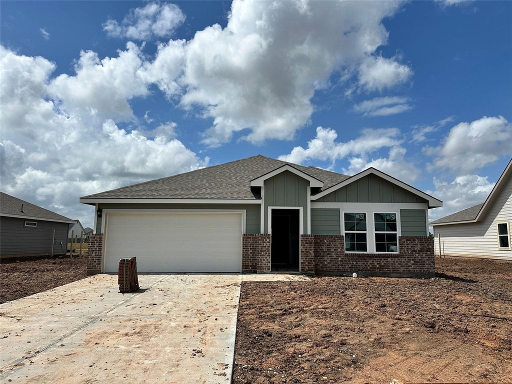 473 Harvest Lake Drive, Snook, TX 77878