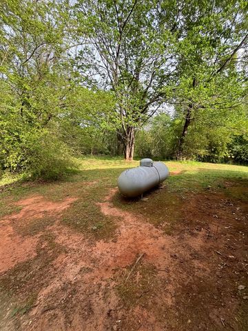 960 Asbury Mill Road, Cleveland, GA 30528