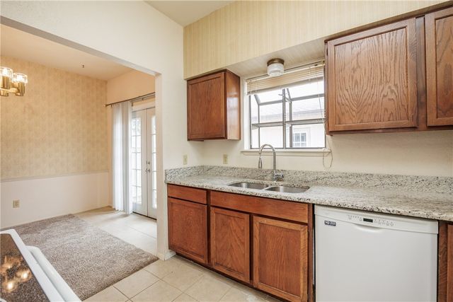 2809 Saint Joseph St A, Corpus Christi, TX 78418