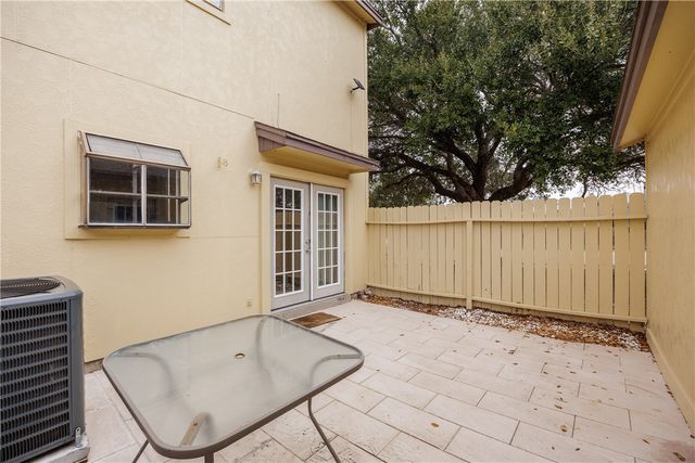 2809 Saint Joseph St A, Corpus Christi, TX 78418