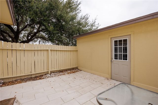 2809 Saint Joseph St A, Corpus Christi, TX 78418